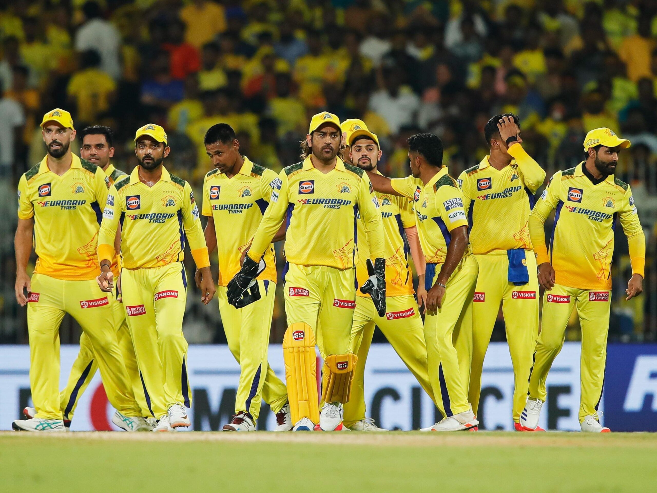 CSK team Discussion in match